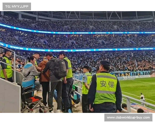 墨西哥蓝十字队球迷组织慈善足球赛为儿童医院筹款超百万美元 墨西哥蓝十字队球迷组织慈善足球赛为儿童医院筹款超百万美元